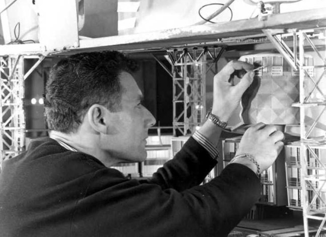 derek-meddings-detailing-marineville-set