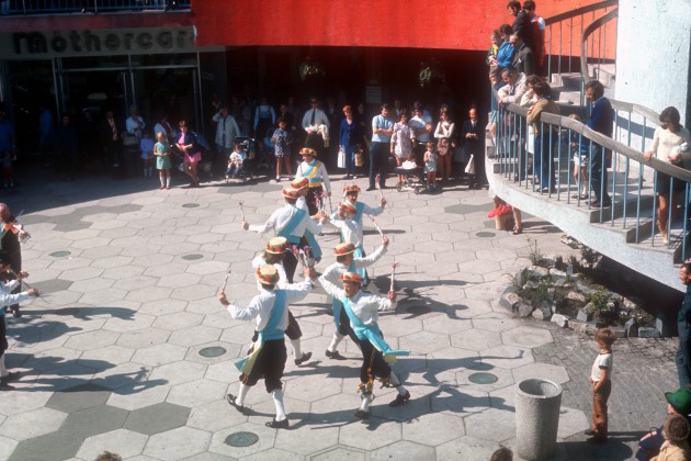 PHSNA0024-Guild-Morris-Dancers-in-St-Georges-Shopping-Centre-Preston-1972-630x420